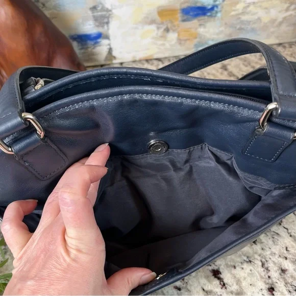 Gianni Bernini Embossed Leather Bag - Picture 8 of 16